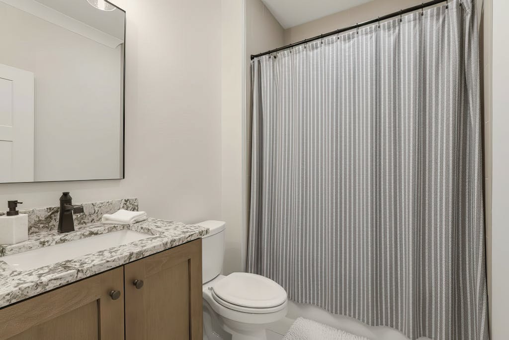 Image #31 for Livingston