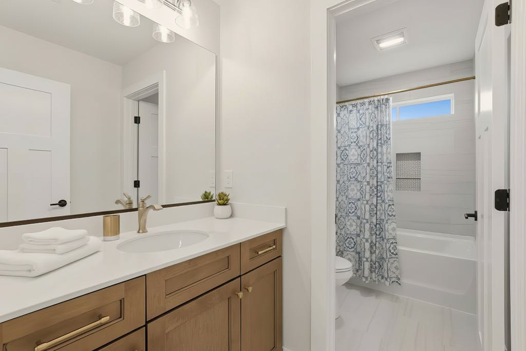 Image #35 for Primrose